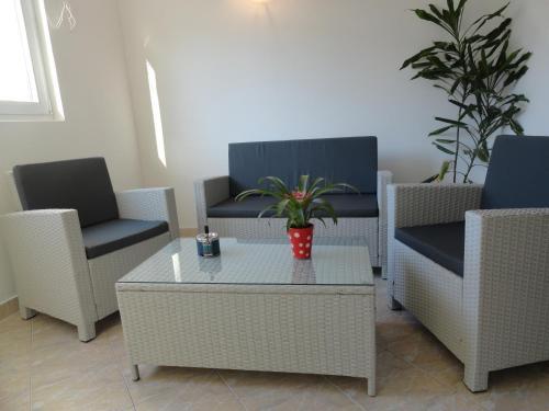 Apartments Anica 2