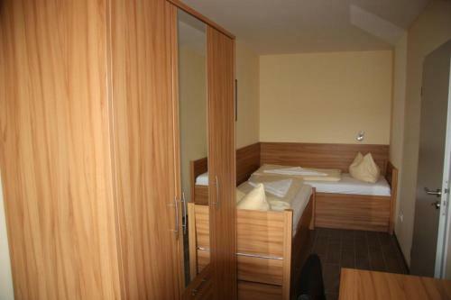 Hostal Pension Am Sundh�user See