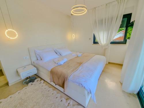 Villa Laurana Ii, I?i?i