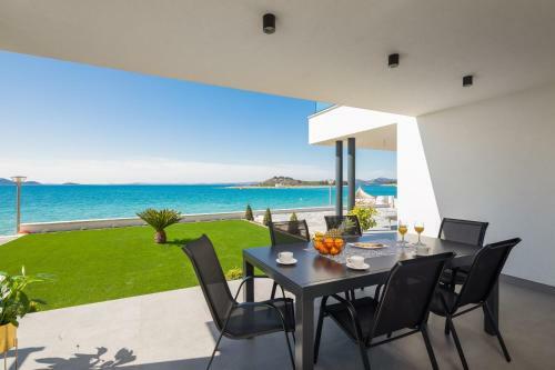 Luxury Apartment Sea