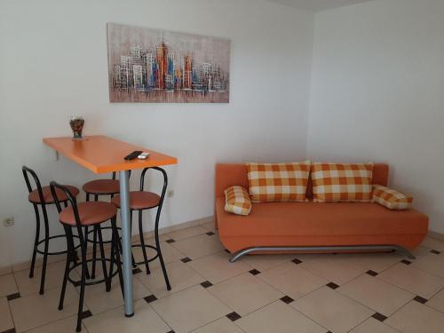 Nice Apartment With Covered Balcony And Sea View