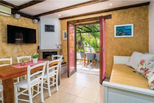 Holiday House - Old Olive
