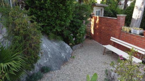 Beba's Garden Apartment