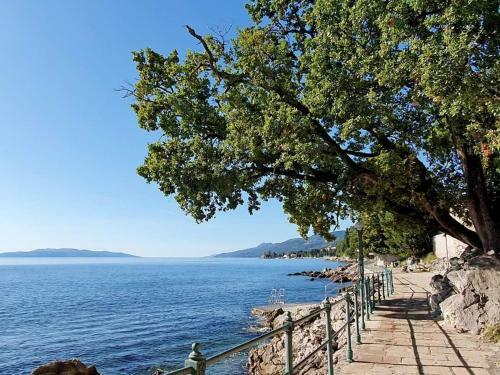 Apartment With Terrace - Gaia - Opatija - Center