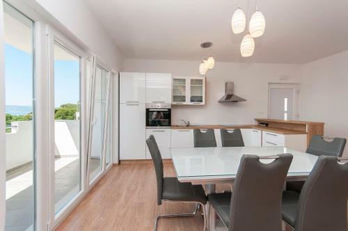 Apartman Mira- Omis