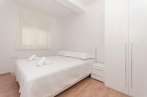 Apartman Mira- Omis
