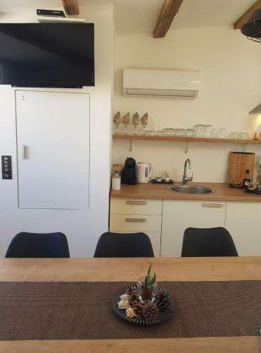New Villa In Old Center - Pag