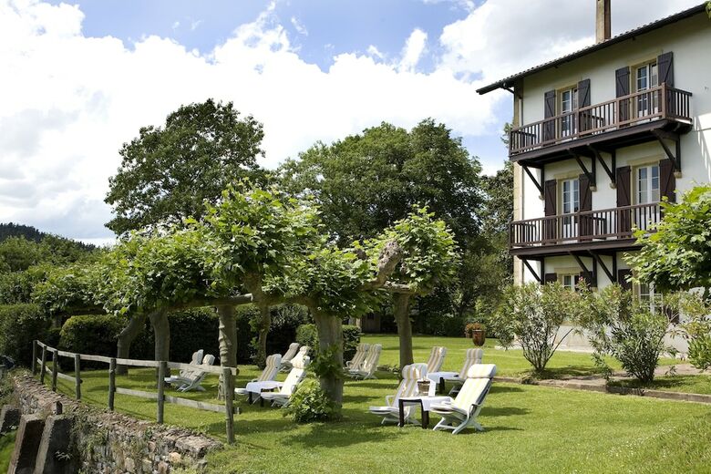 Hotel Les Jardins De Bakea