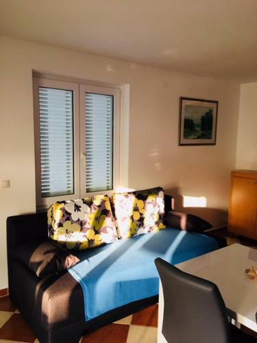 Zora's Apartments