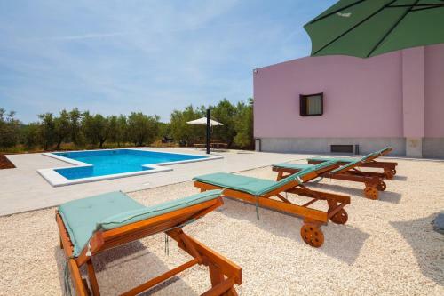 Villa Viola - In An Olive Grove With Sea View