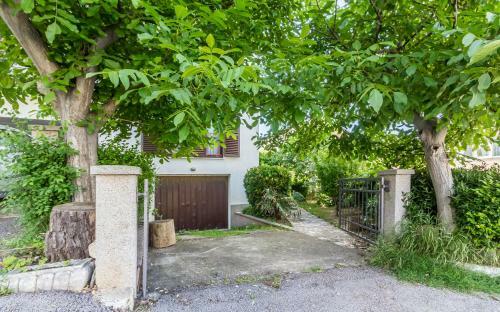 Three-bedroom Apartment Meden