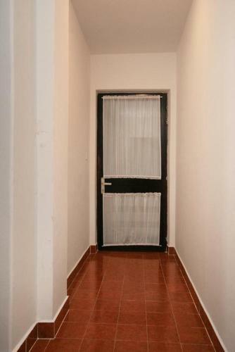 Apartments With A Parking Space Novi Vinodolski - 5514