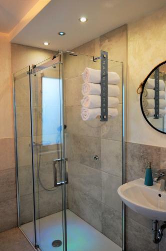 Perec Apartments