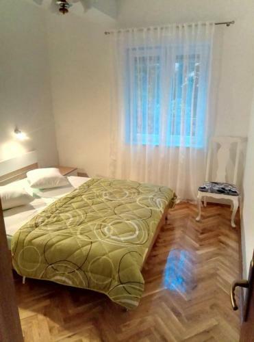 Apartments With A Parking Space Novi Vinodolski - 17596