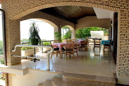 Hostal Villa Pintar