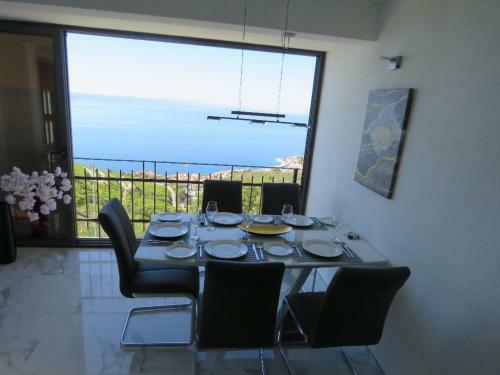 Villa Lea With Private Pool, Tennis Court And Mini Golf Course