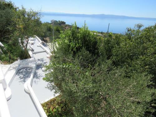 Villa Lea With Private Pool, Tennis Court And Mini Golf Course