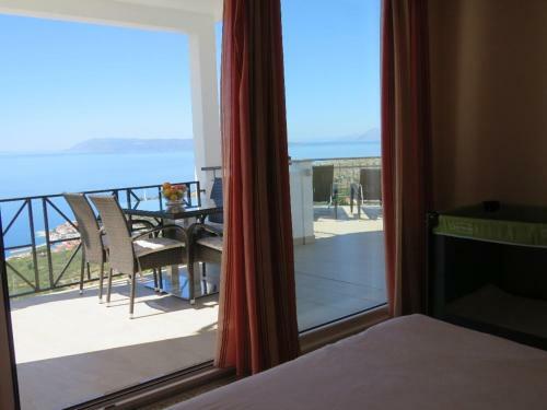 Villa Lea With Private Pool, Tennis Court And Mini Golf Course