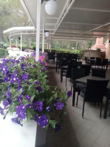 Hostal Pansion Restoran Marin