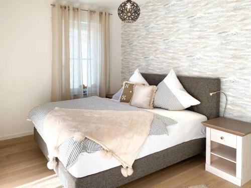 D�nenliebe, Apartment 12