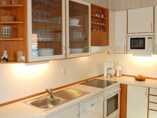 Four-bedroom Holiday Home In Otterndorf 9