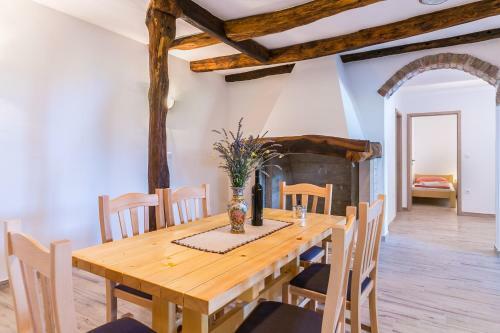 House Niko For 8 To 10 People