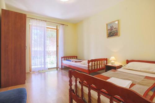 Apartments Mladen