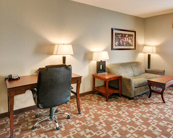 Hotel Comfort Suites Near Northeast Mall