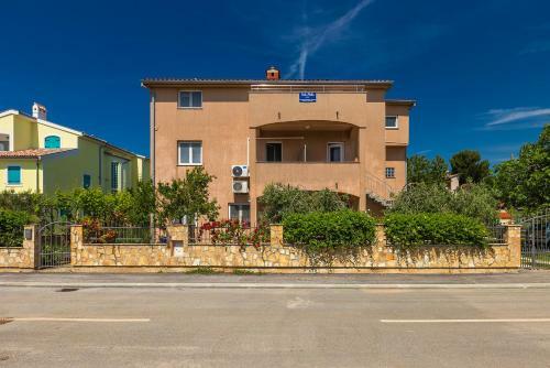 Apartamentos Vila Milla
