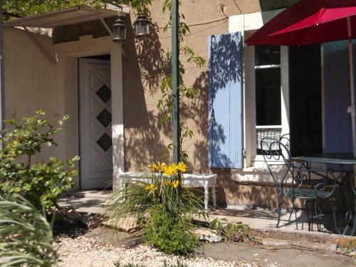 C�t� Cour, C�t� Jardin
