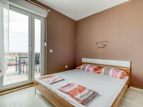 Charming Apartment In Novalja Near Zr?e Beach