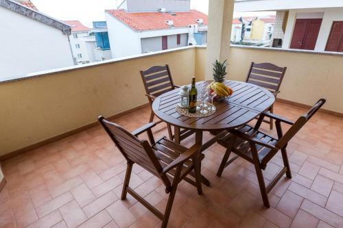 Apartments With A Parking Space Novalja, Pag - 17110