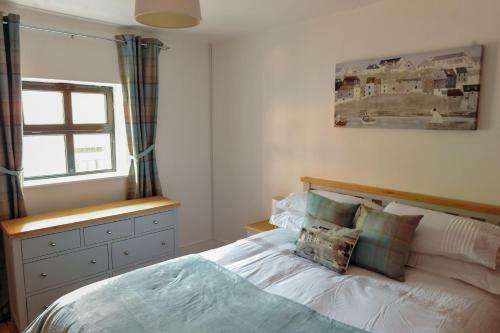 Apartment 12, Sea Wharf