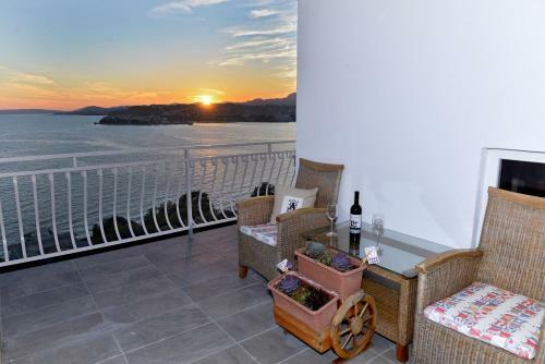 Apartment Holiday In Podstrana