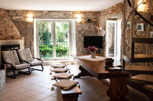 Villa Cindro House