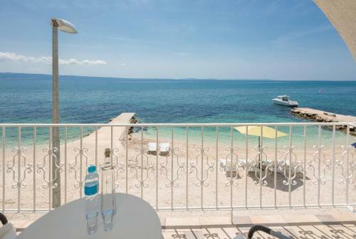 Sunrise Beach Apartments