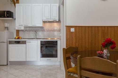 Sunrise Beach Apartments