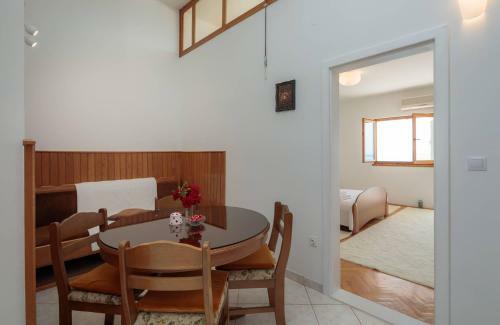 Sunrise Beach Apartments