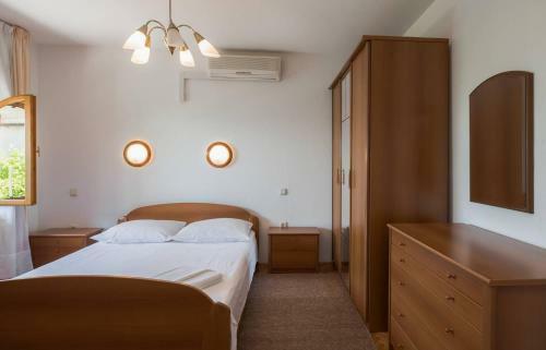 Sunrise Beach Apartments