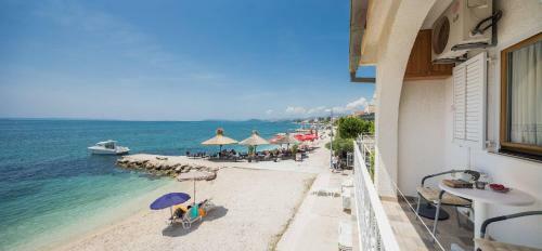 Sunrise Beach Apartments