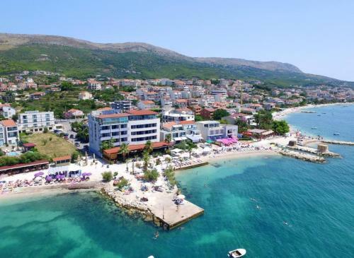 Top Split Region Apartments