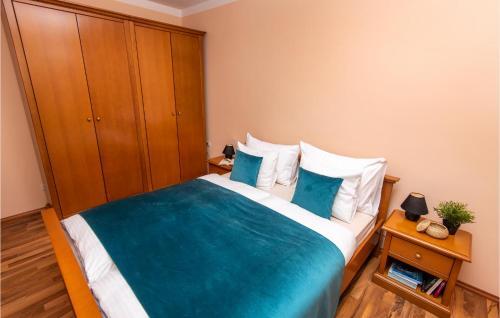 Awesome Apartment In Podstrana With 1 Bedrooms
