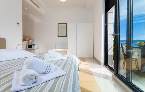 Nice Apartment In Podstrana With Outdoor Swimming Pool