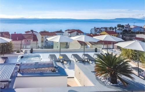 Nice Apartment In Podstrana With Outdoor Swimming Pool