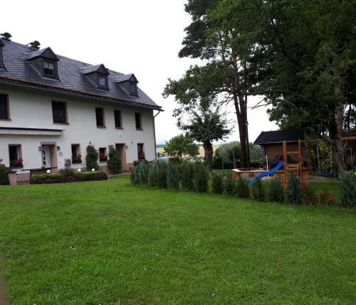 Apartamento Ferienwohnung H�gelhaus