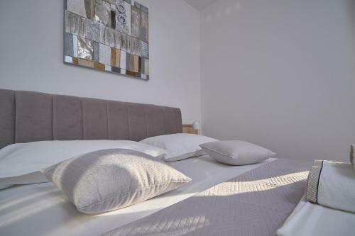 Apartamento M Entire Floor In A Spacious House With Pool
