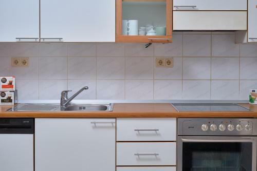 Apartamento M Entire Floor In A Spacious House With Pool