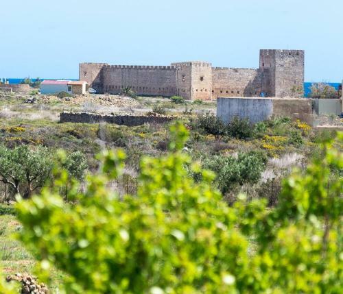 Nostos - Walk To Beach - AC Wifi