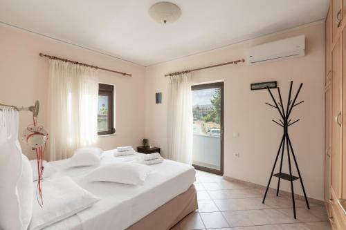 The Maisonette: Five Min From The Beach With View