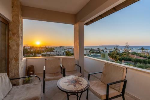 The Maisonette: Five Min From The Beach With View